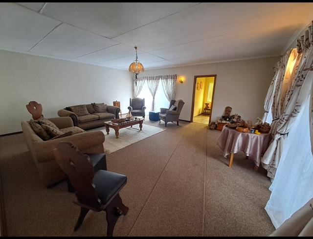 3 BEDROOM HOUSE FOR SALE IN THREE RIVERS EAST